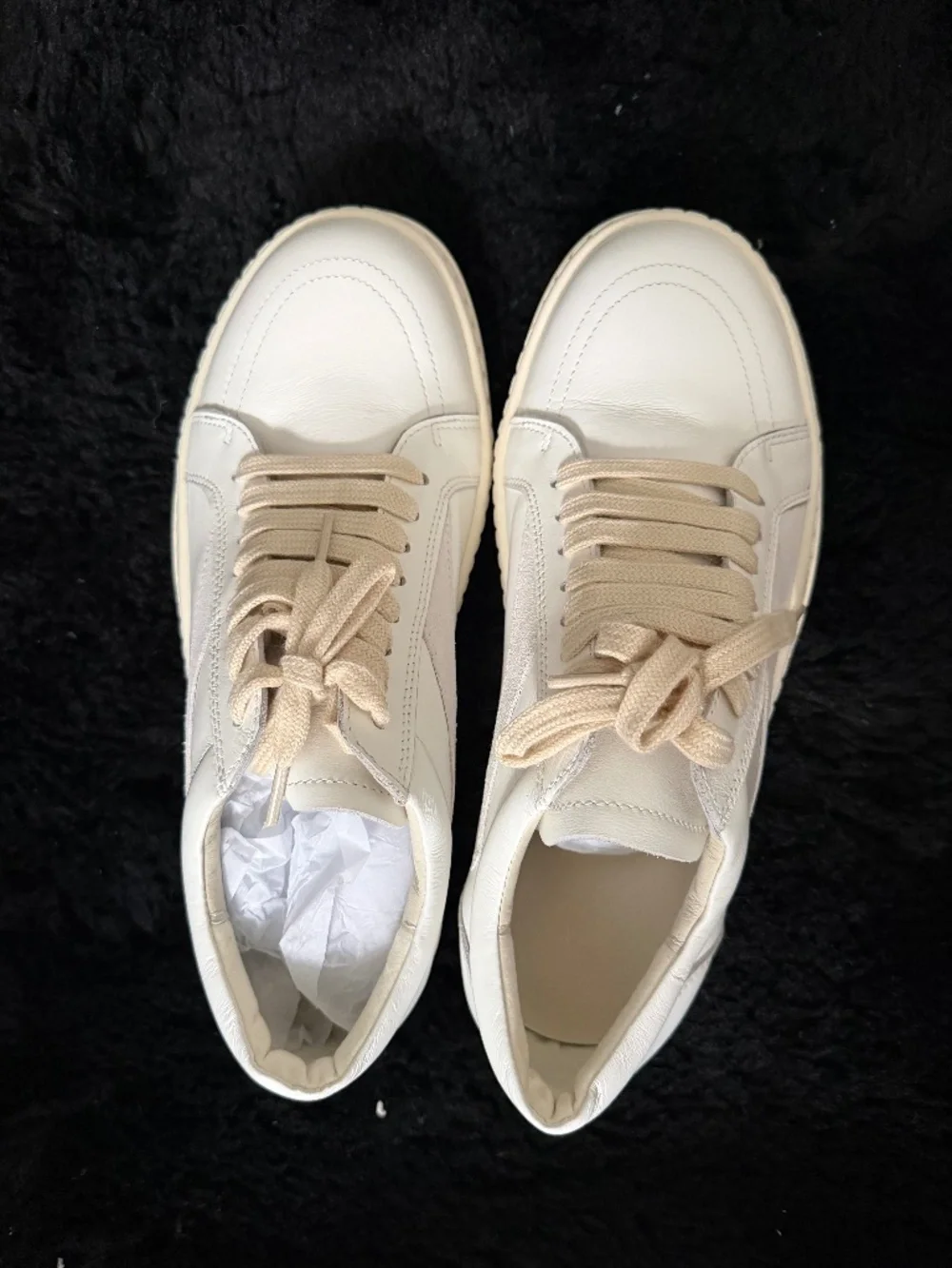 Designer sneaker